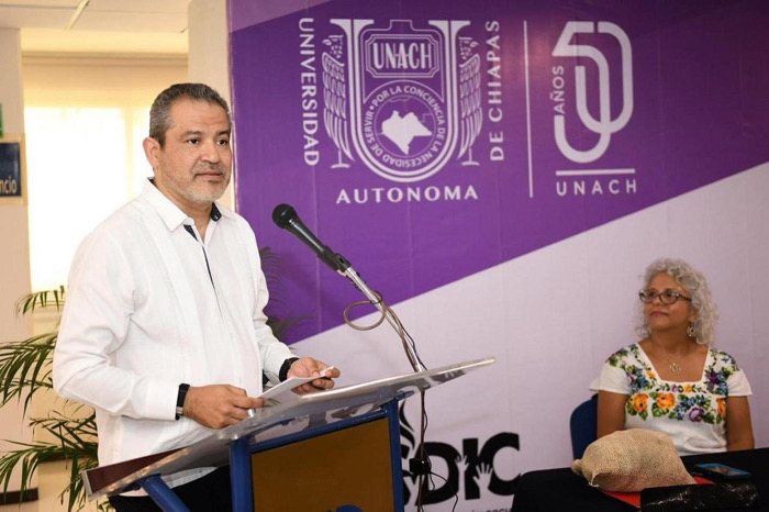 Entregan el Reconocimiento Huella Violeta UNACH a académicas y administrativas destacadas de la institución