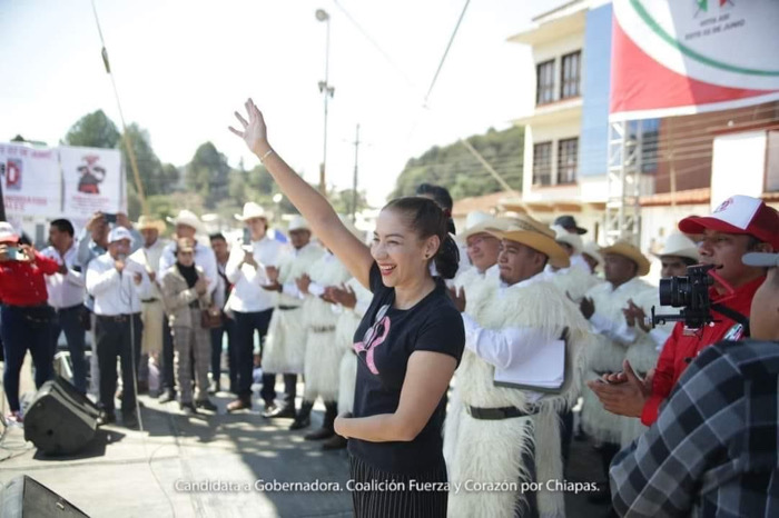 En San Juan Chamula, Chiapas reciben con entusiasmo a Olga Luz Espinosa, candidata a la gubernatura