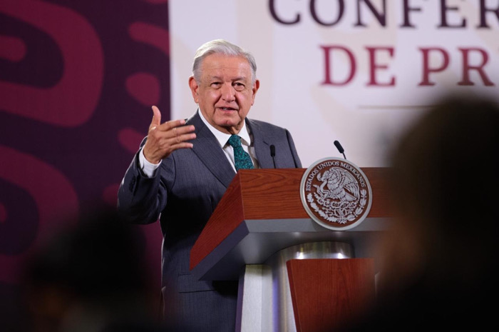López Obrador critica a intelectuales que apoyan a Xóchitl Gálvez: “Actúan como alcahuetes”