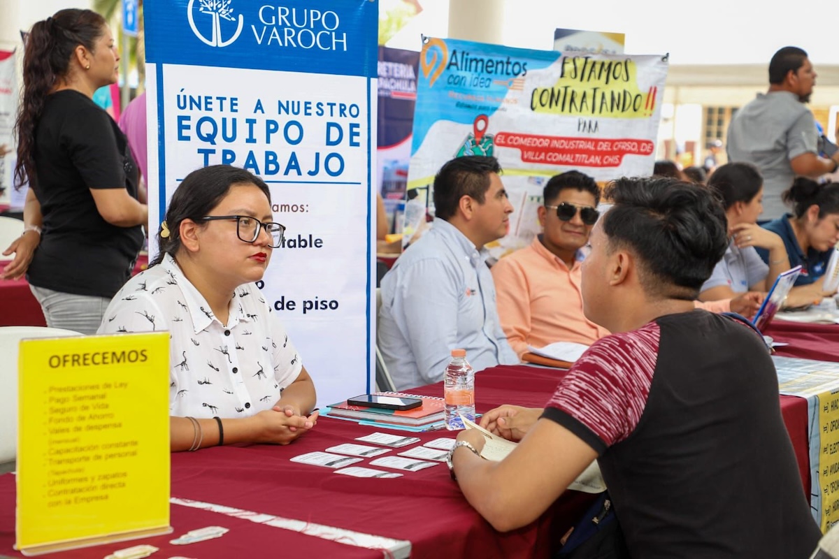 Realizan feria del empleo 2024 en Tapachula