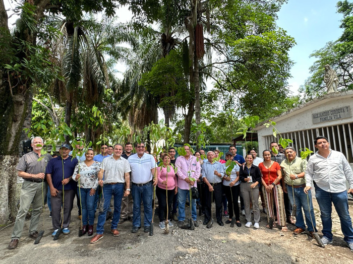 Fortalece ayuntamiento de Tapachula reforestación en el municipio