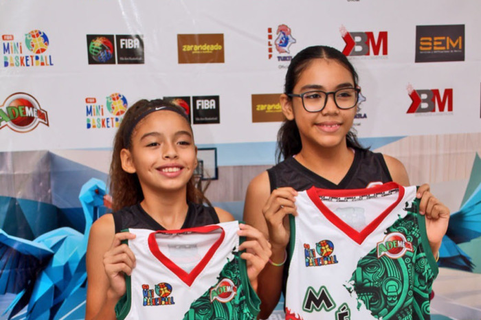 Dos jugadoras de la academis Gigantes de Chiapas en evento internacional U12
