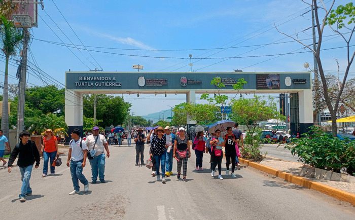 CNTE bloquea nuevamente entrada y salida de Tuxtla