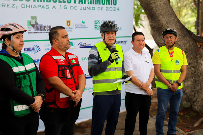 Carlos Morales y ciudadanos de Tuxtla hacen Rodada por los Árboles Patrimonio