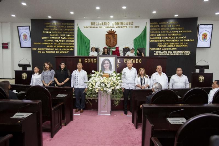Congreso del Estado realiza homenaje póstumo a la maestra Rosalinda López Hernández