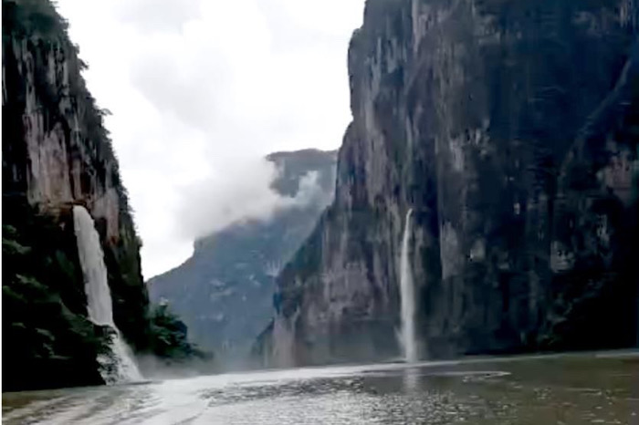 Impresionantes Caídas de Agua en el Cañón del Sumidero Tras Intensas Lluvias