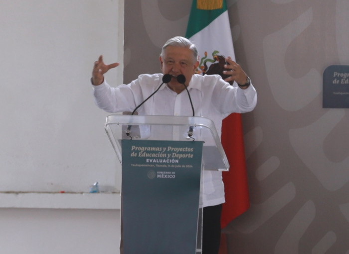 López Obrador critica a la oposición y se defiende de acusaciones de Xóchitl Gálvez