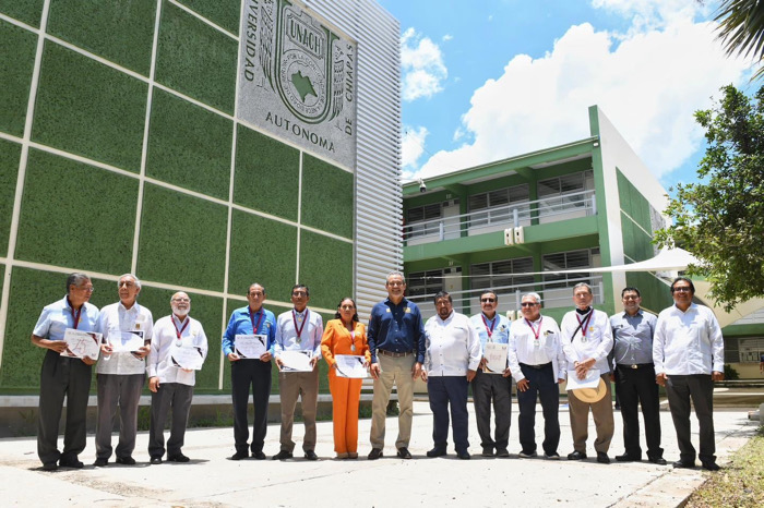 Docentes Jubilados de la Facultad de Ingeniería Reciben Medalla de Reconocimiento al Mérito en el Servicio Universitario