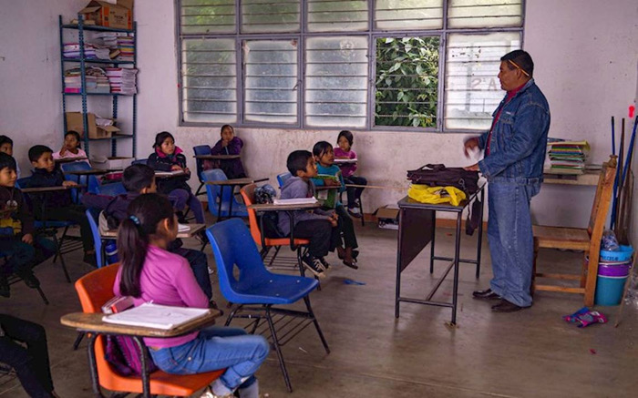 Chiapas, uno de los estados con menos maestros y mayores deudas educativas