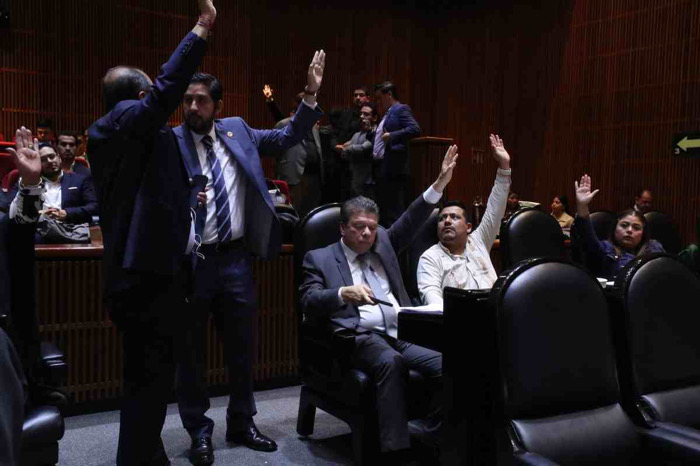 Cámara de Diputados aprueba en comisiones reforma judicial que incluye “jueces sin rostro”