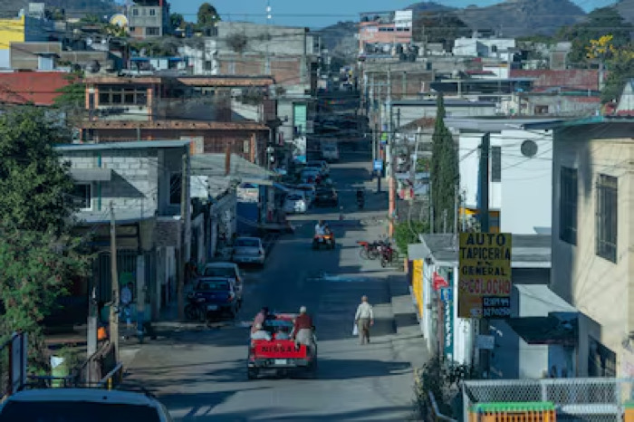 Enfrentamientos armados persisten en la frontera sur; Guatemala reporta 143 desplazados