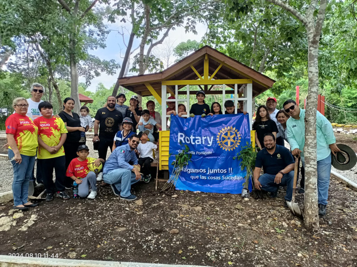 La familia Rotary Club poniente de Tuxtla Gutiérrez y Gran Mayan; juntos por la preservación del planeta