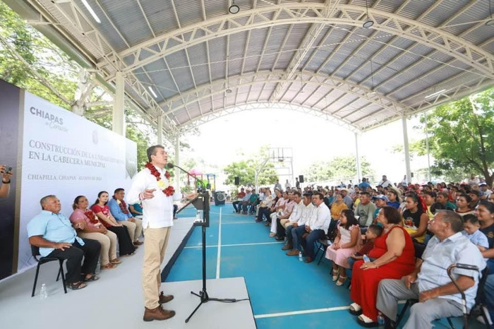 Rutilio Escandón inaugura construcción de la Unidad Deportiva de Chiapilla