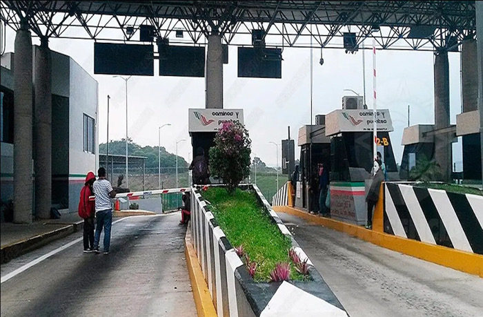 Cierran carreteras cercanas al Puente Chiapas por enfrentamientos armados