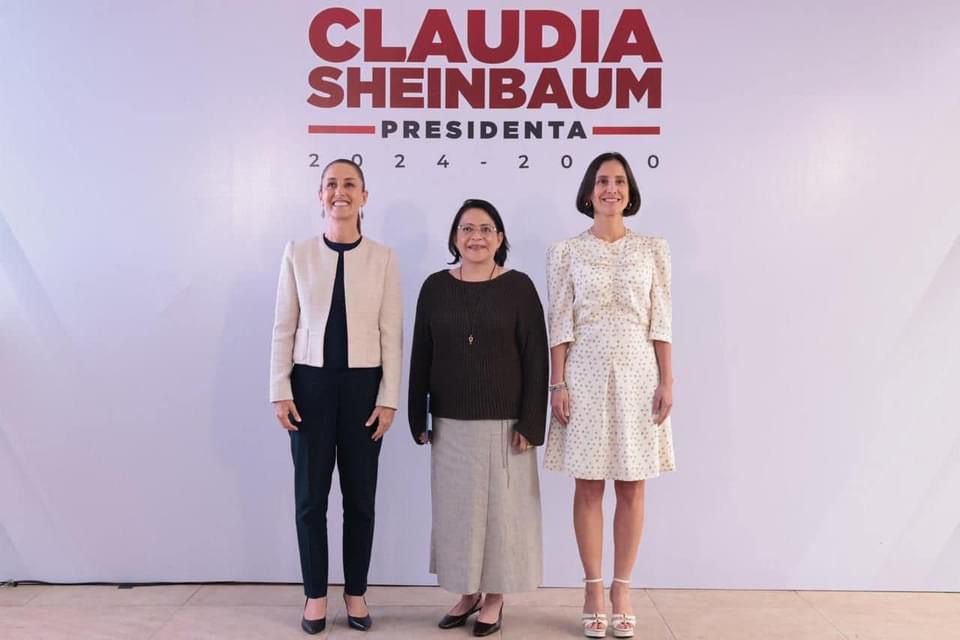 Sheinbaum presenta a Emilia Esther Calleja Alor como la primera mujer directora de la CFE