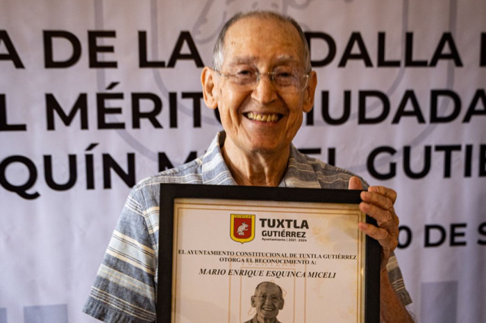 Entregan Medalla de Honor al Mérito a Enrique Esquinca Miceli Fundador de Las Pichanchas