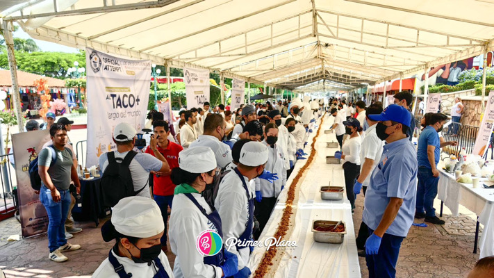 Chiapas rompe récord Guinness con el taco más grande del mundo