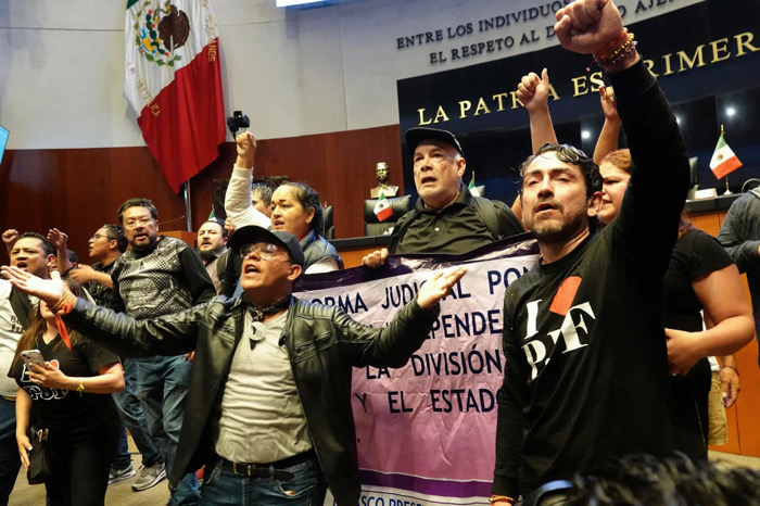 Crisis en el senado: Licencia de Yunes y protestas interrumpen debate álgido