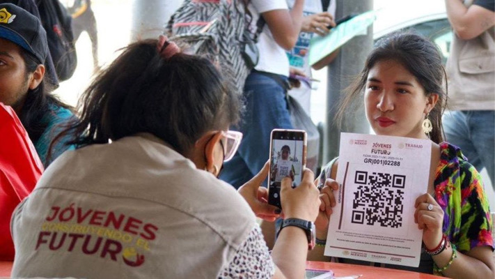 Detectan irregularidades en Jóvenes Construyendo el Futuro, incluyendo pagos a personas fallecidas