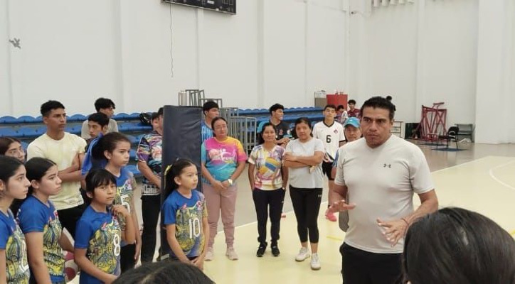 Con gran éxito se realizó en el Indeporte el Seminario para entrenadores de Voleibol