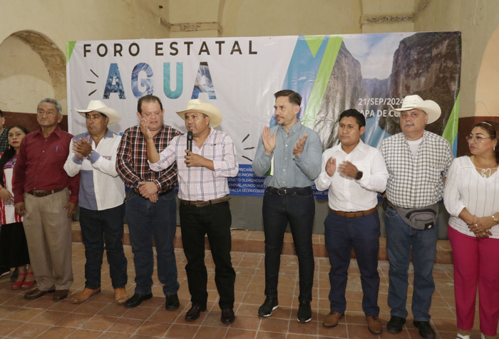 Se reúnen académicos y organizaciones sociales en defensa del agua y el territorio