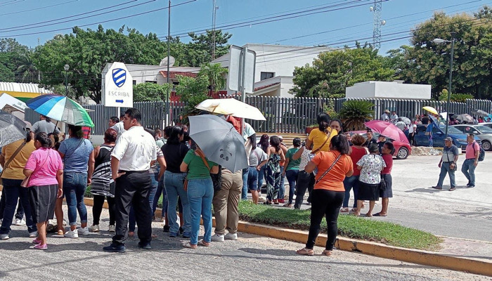 Padres de familia exigen solución ante corte de luz que afecta a más de 700 alumnos en Palenque