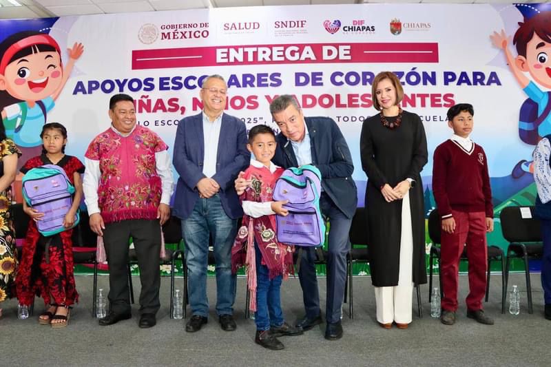 Rutilio Escandón inaugura aulas en Telesecundaria 305 Belisario Domínguez Palencia, en Zinacantán