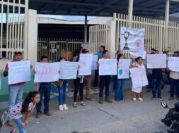 Protestan por falta de insumos y atención oportuna en el Hospital General de Palenque5