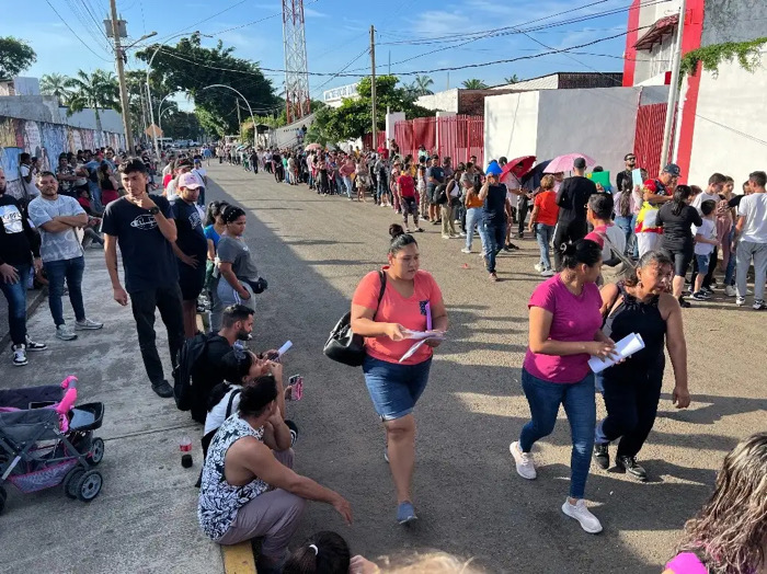 Cárteles controlan el paso de migrantes en la frontera; piden hasta 100 dólares