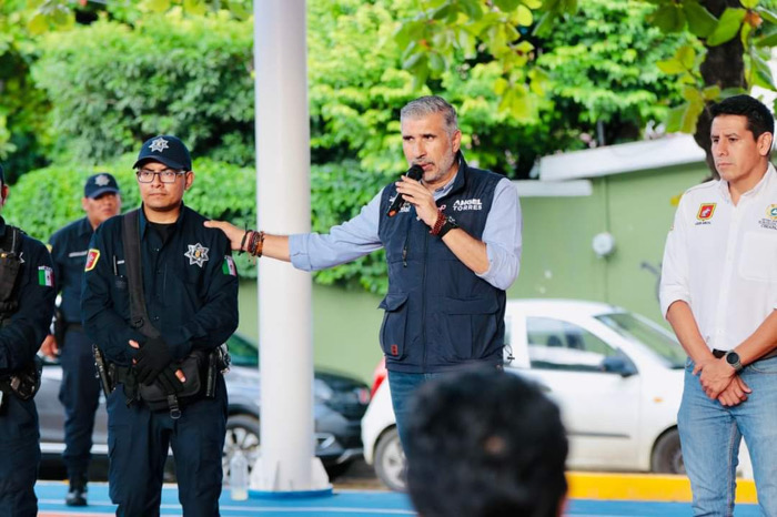 Angel Torres encabeza “Contigo por tu seguridad”, en la colonia ISSSTE