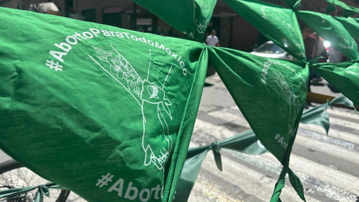 Colectivas feministas exigen despenalización del aborto ante el Congreso de Chiapas