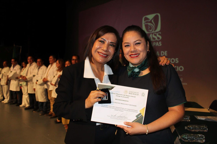 Reconoce IMSS Chiapas a 104 trabajadoras y trabajadores por sus años de servicio