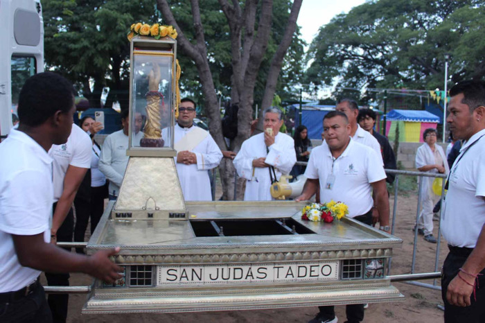 La Reliquia de San Judas Tadeo alegra a fieles del Fraccionamiento Jardines del Grijalva