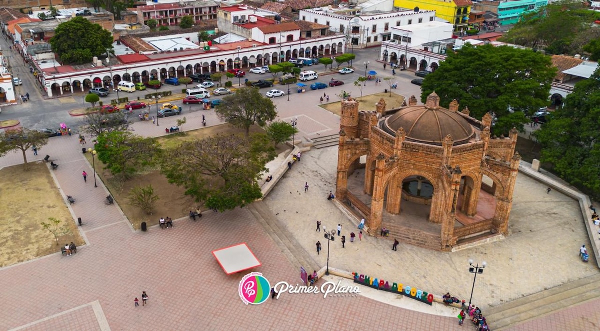 Plaza de Armas “General Ángel Albino Corzo Castillejo”