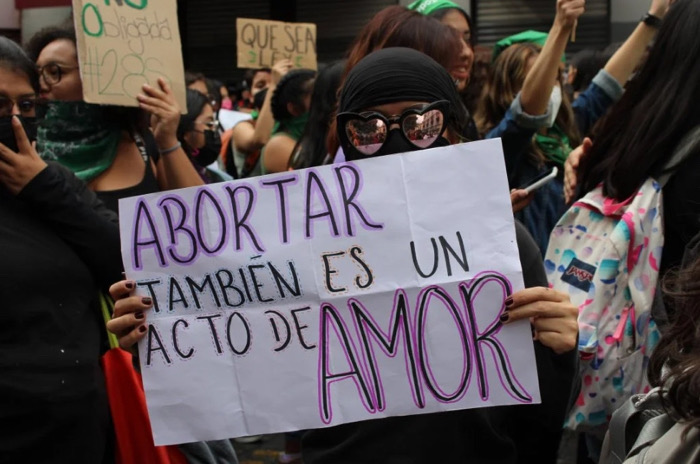 El controvertido tema del aborto / Al Sur