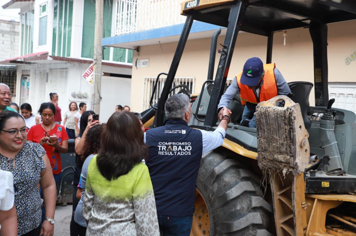 La justicia social llega a El Roble, con la pavimentación de calles: Angel Torres