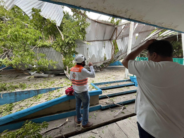 Solicitan apoyo para reconstruir domo colapsado en escuela primaria de Tuxtla