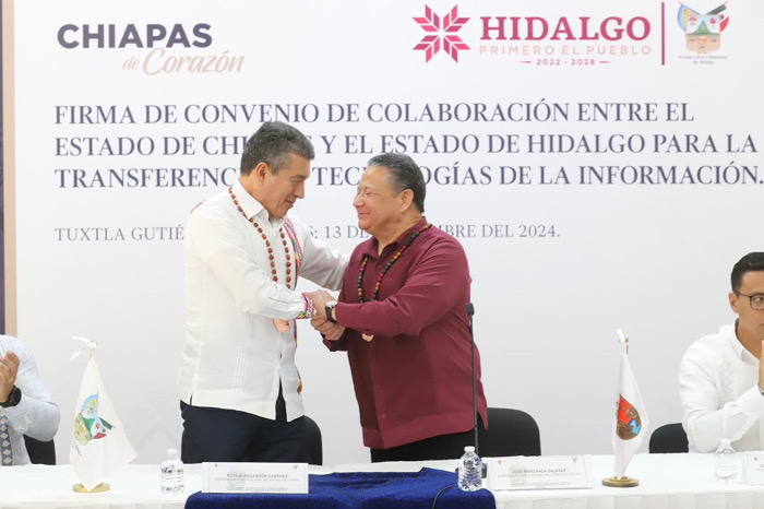 Rutilio Escandón y Julio Menchaca, gobernador de Hidalgo, firman convenio a favor de la digitalización de procesos y trámites