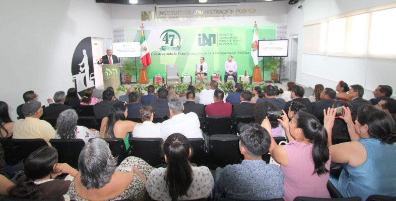 IAP Chiapas entregó constancias a funcionarios del Instituto Chiapaneco de Educación para Jóvenes y Adultos