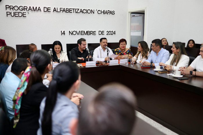 Presentan en Congreso programa de alfabetización “Chiapas Puede”