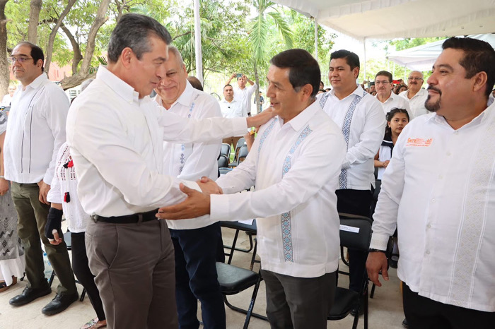 Rutilio Escandón inaugura edificio administrativo de la Secretaría de Educación y arranca entrega de mobiliario a escuelas