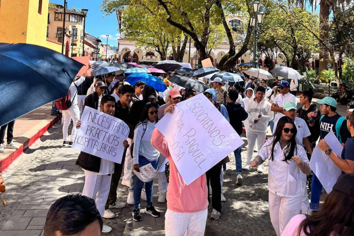 Estudiantes de medicina de Universidad para el Bienestar exigen mejores condiciones