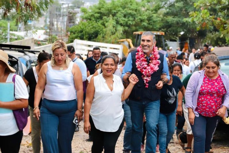 Arranca Angel Torres trabajos de pavimentación en Chiapas Solidario