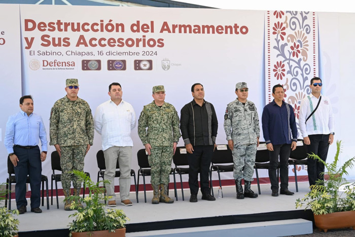 Eduardo Ramírez participa en destrucción de armas; celebra trabajo coordinado