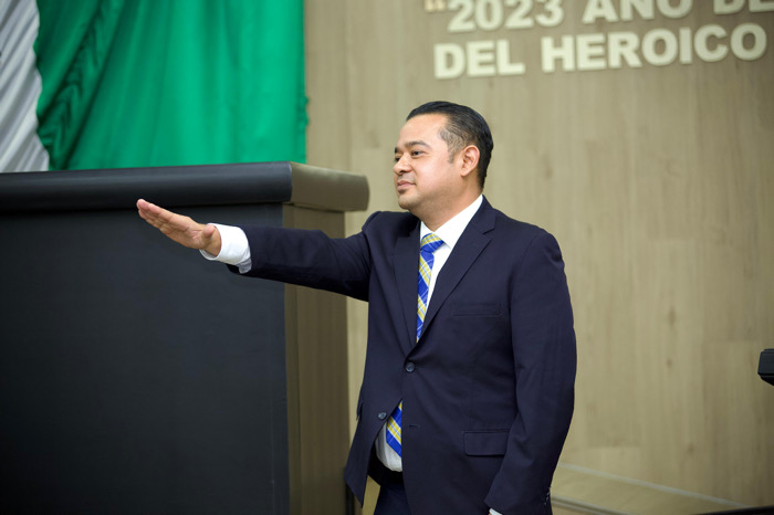 Asume Mario González Puón como secretario de Servicios Administrativos del Congreso