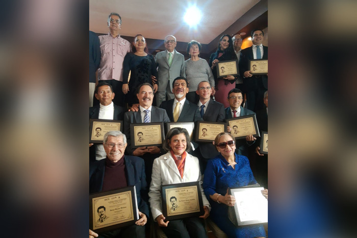 Entregan Premio de Periodismo “Ricardo Flores Magón” al cartonista Luy