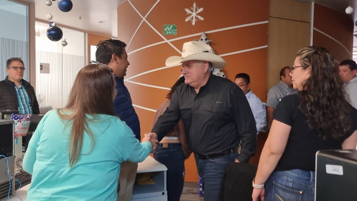 Secretario de Finanzas Públicas, Manuel Pariente Gavito, realiza recorrido por las instalaciones de la dependencia