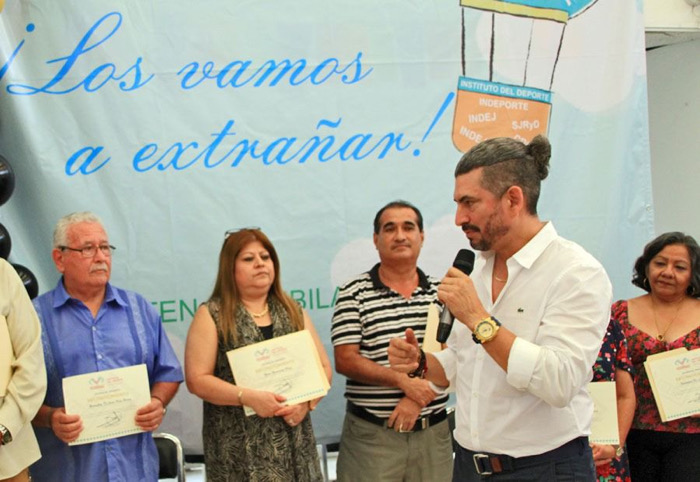 Personal del Instituto del Deporte recibe reconocimiento por su jubilación