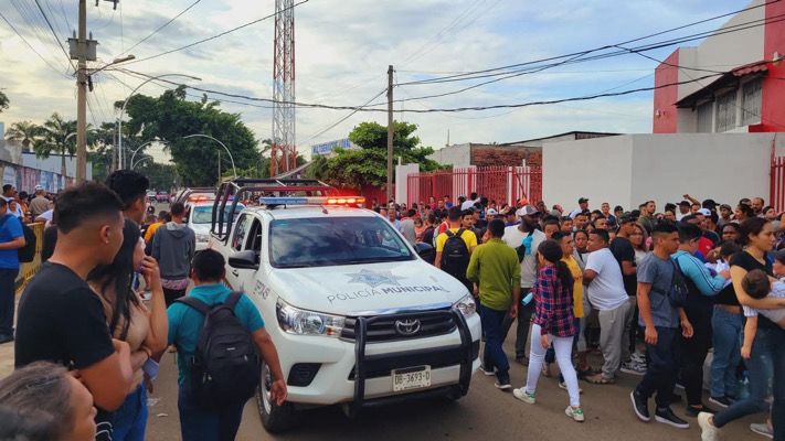 Migrantes en Tapachula denuncian abusos y trato inhumano: “Nos tratan como perros”