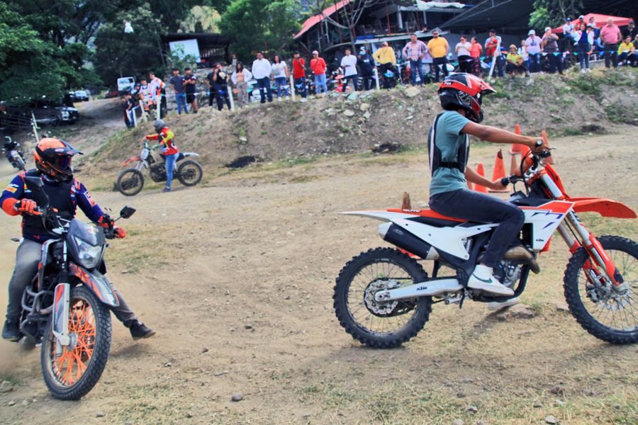 Adrenalina, emociones y juguetes en el 3° Estatal “Velocidad en Tierra”